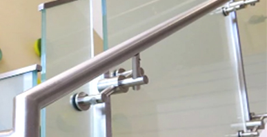Glass stair handrail installation method