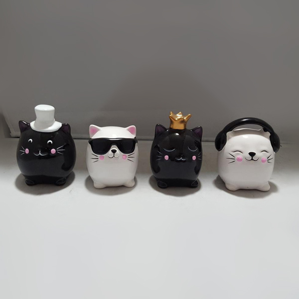 S/4 Cool Cats with Hat,Sunglasses,Crown and Headphone Money bank